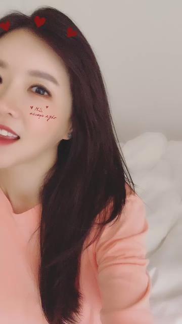 韩国欧尼蔚蔚 - 如果你已经不能控制每天想我一次,那我就努力多发抖音